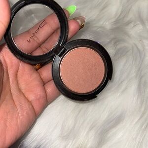 Mac poised blush